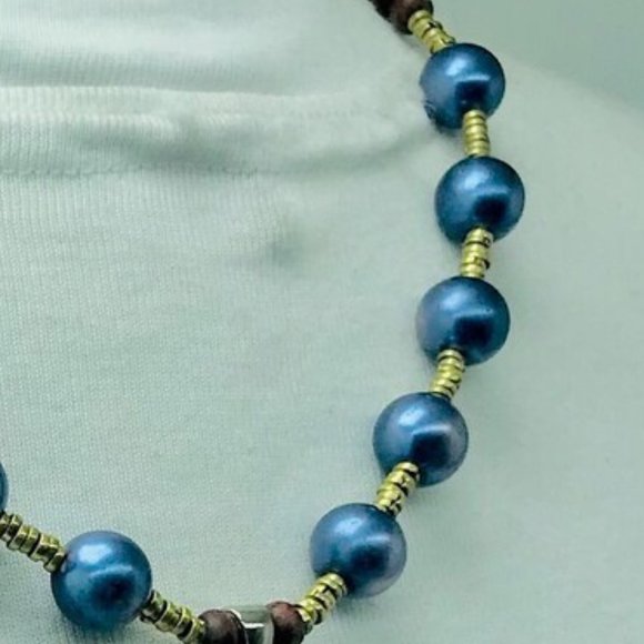 Metal And Wooden Beaded Chain Pendant Necklace, Handmade Light Weight Pendant - Picture 11 of 13